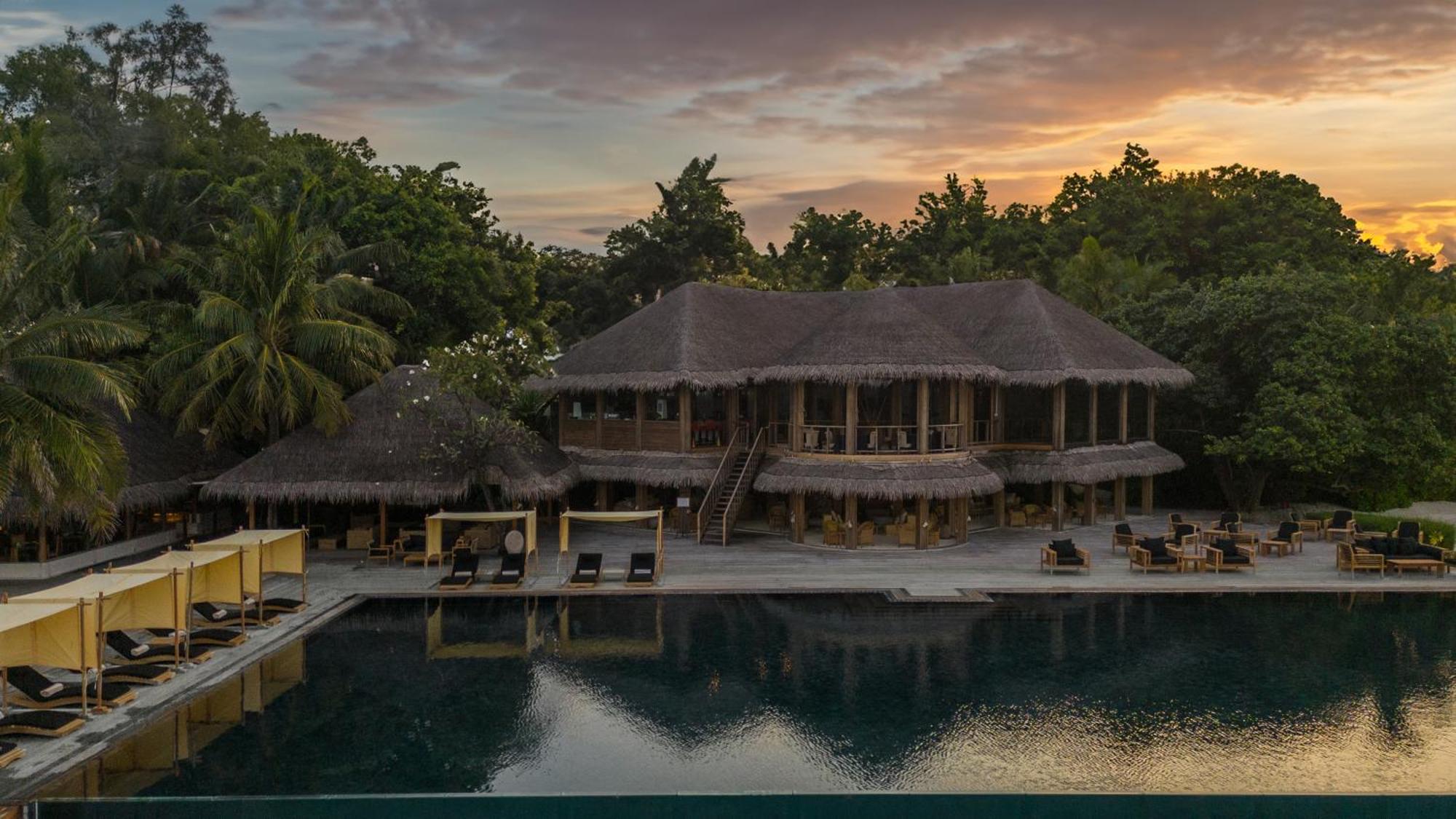 Coco Bodu Hithi Hotel North Male Atoll Exterior photo