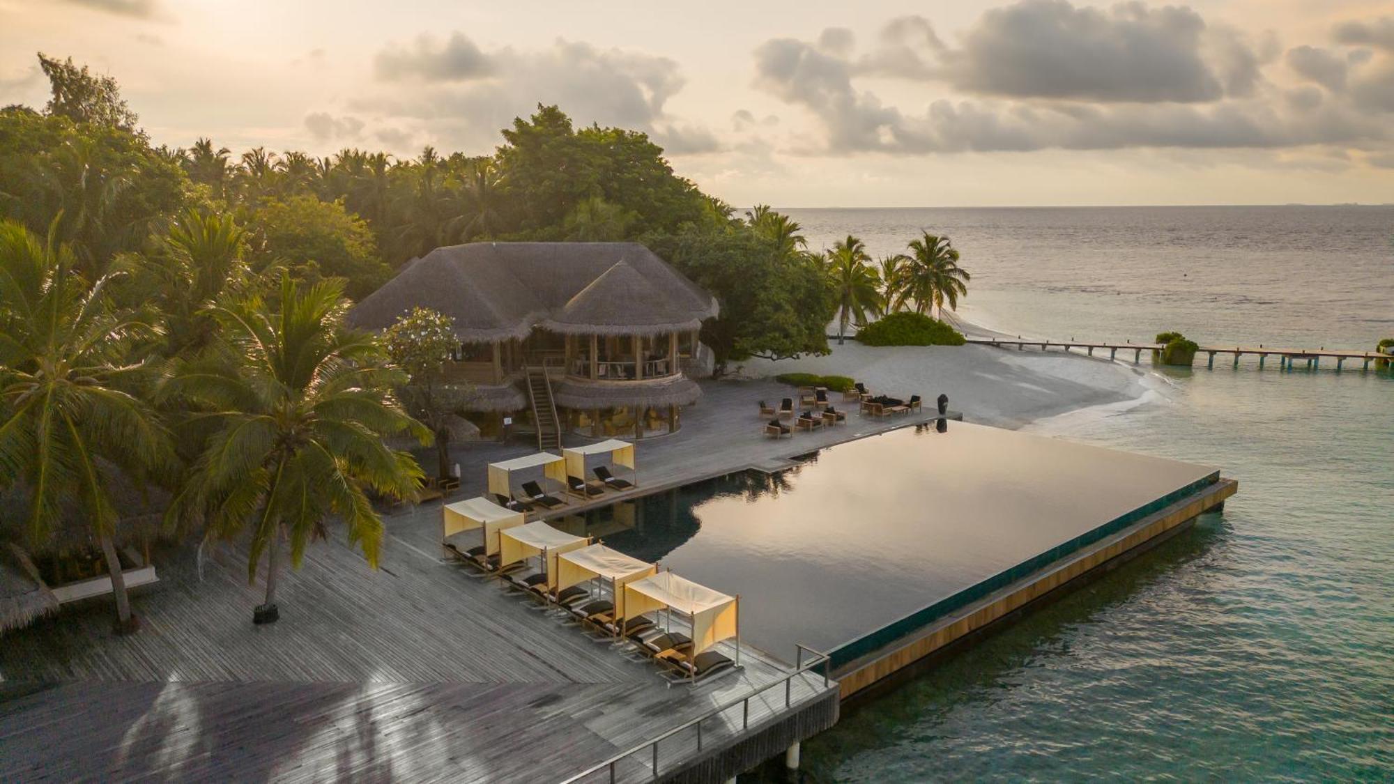 Coco Bodu Hithi Hotel North Male Atoll Exterior photo